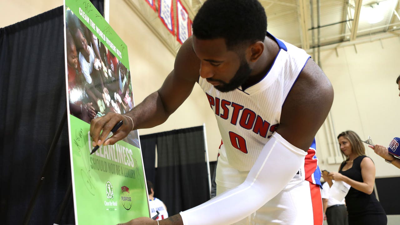 Pistons' Drummond uses virtual reality to help with free throws